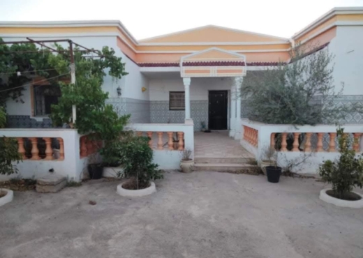 Terrain agricole à vendre avec villa
