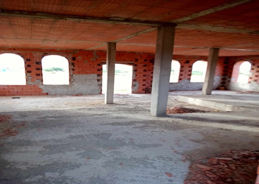 terrain a vendre + une maison inachevée - image 2